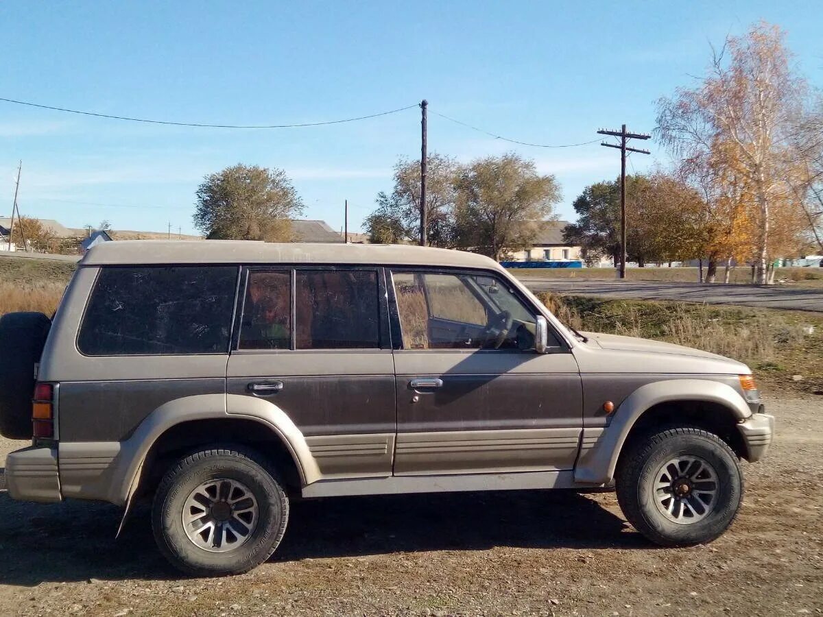 Mitsubishi Pajero 2 1991. Mitsubishi Pajero 1991. Митсубиси Паджеро 1991г. Митсубиси Паджеро 1991 года.