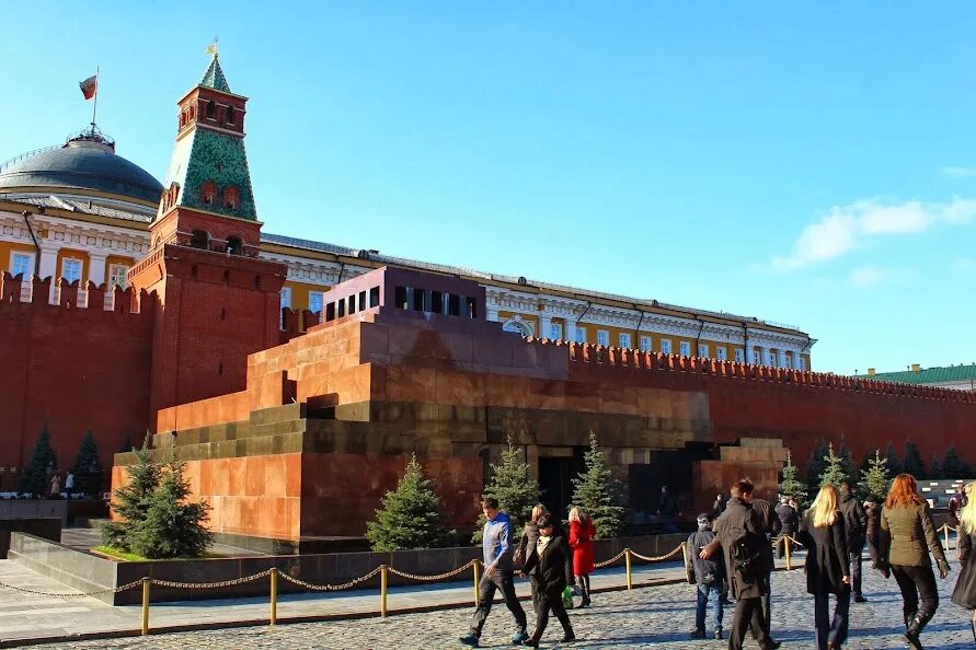 Площадь внутри. Красная площадь внутри. казахская красная площадь. буденновская красная площадь. как выглядит красная площадь внутри.
