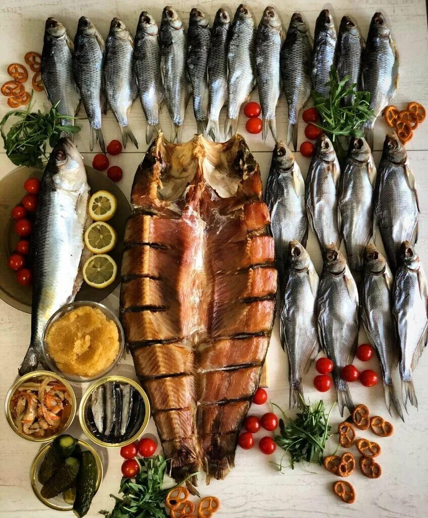 Купить вкусную рыбу. Рыбная Лавка Астраханская. Копченая рыба. Рыба в ассортименте. Вяленая рыба.