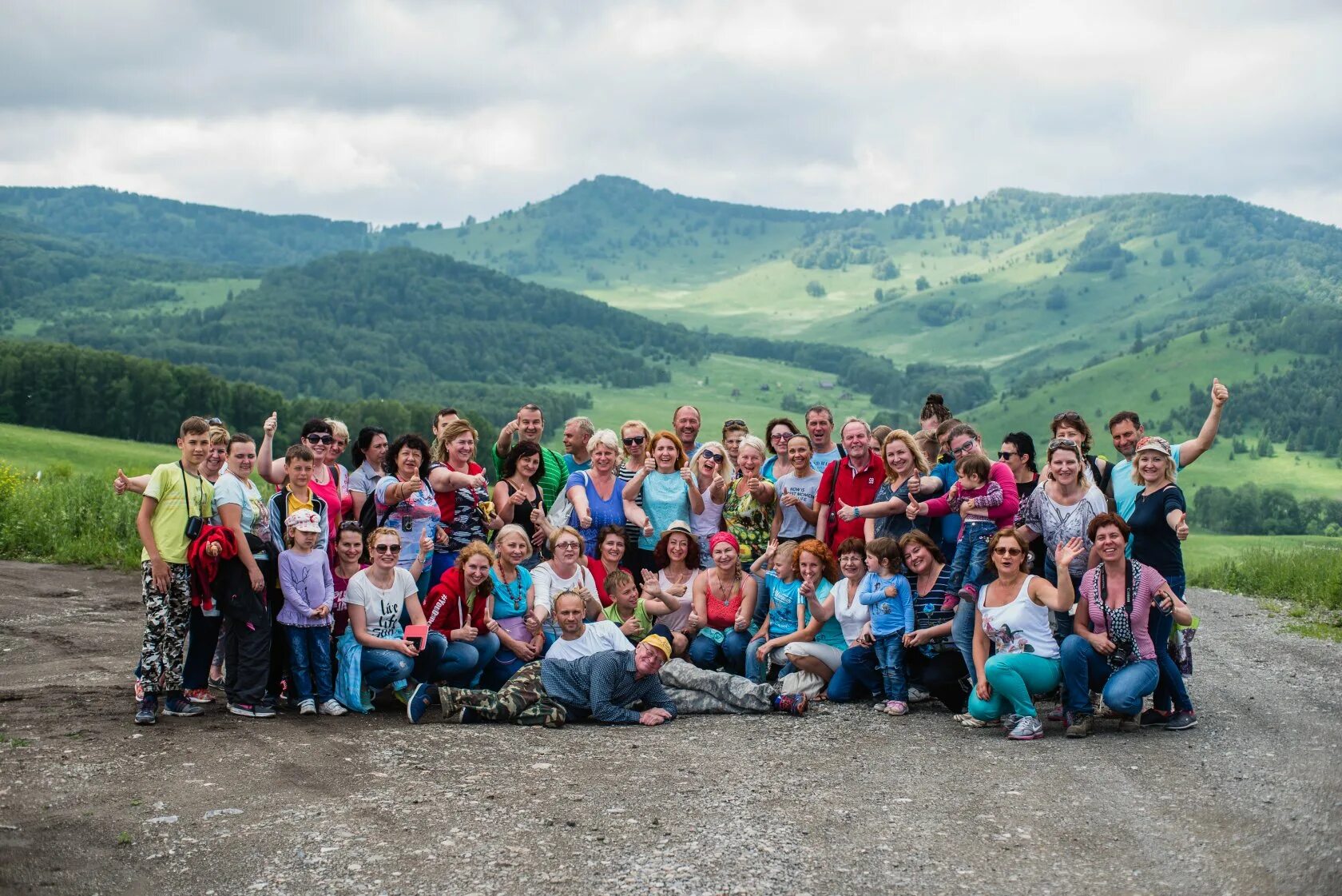 Горы природа йога. Ретрит на алтае 2024. Випассана на алтае. Йога тур на алтай 2024. Йога на алтае.