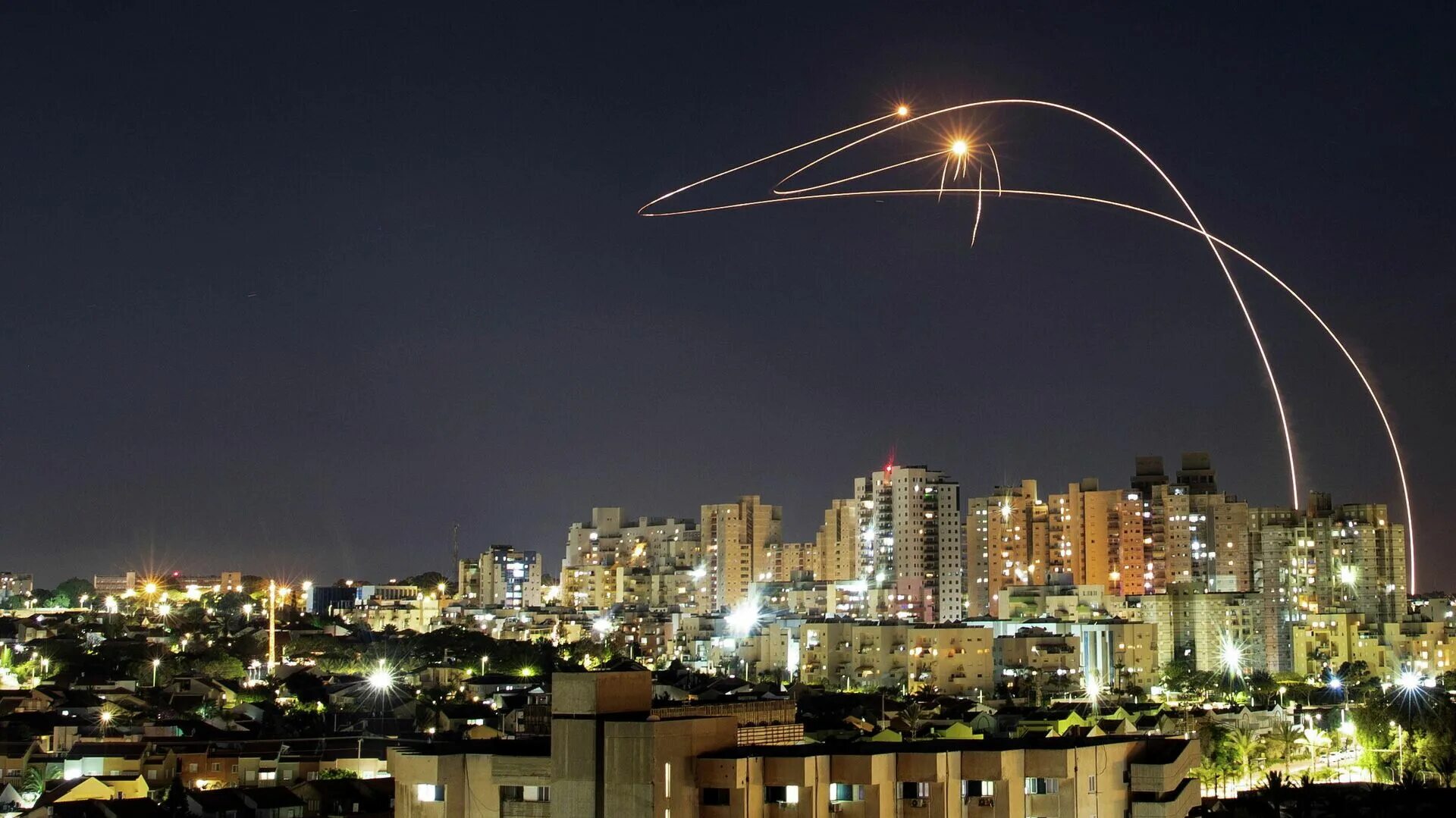 Иерусалимский пляж тель авив. Набережная в тель авиве. Тель авив. Почему тель. Tel aviv expensive house.