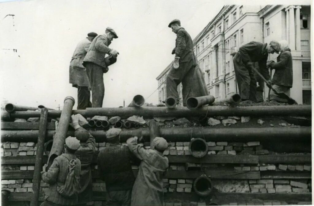 Киев крещатик 1941. Стихи про блокаду ленинграда для дошкольников. Взорванный крещатик 1941. 09. 24 сентября 1941.