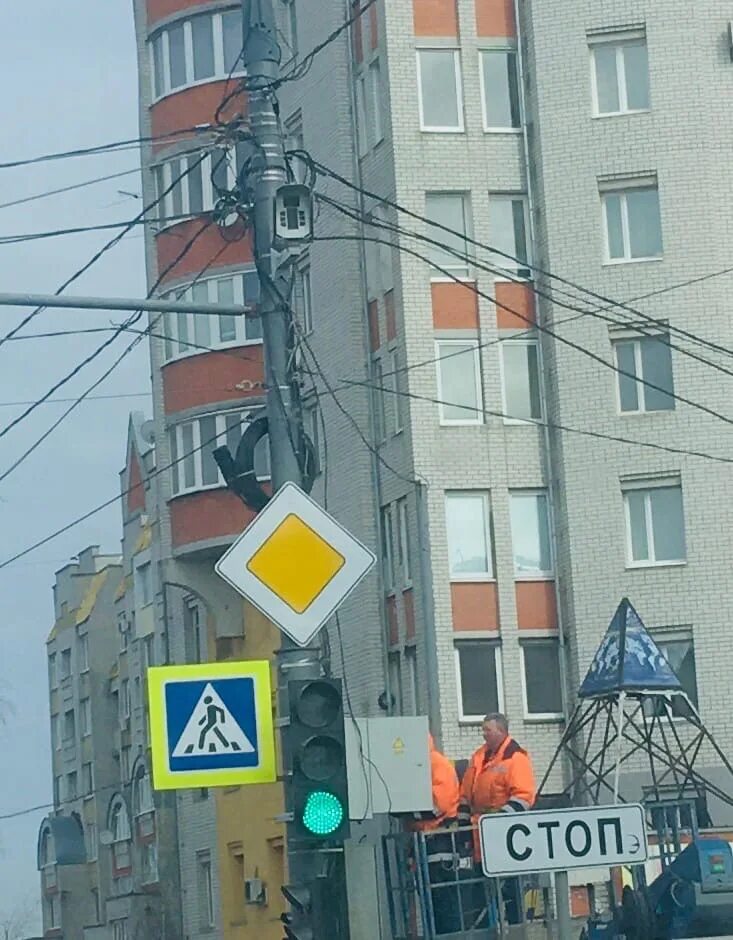 Переулок пилотов брянск. Переулок пилотов 2 брянск. улица переулок пилотов в брянске. переулок пилотов 18 брянск. камеры на улице авиационной.