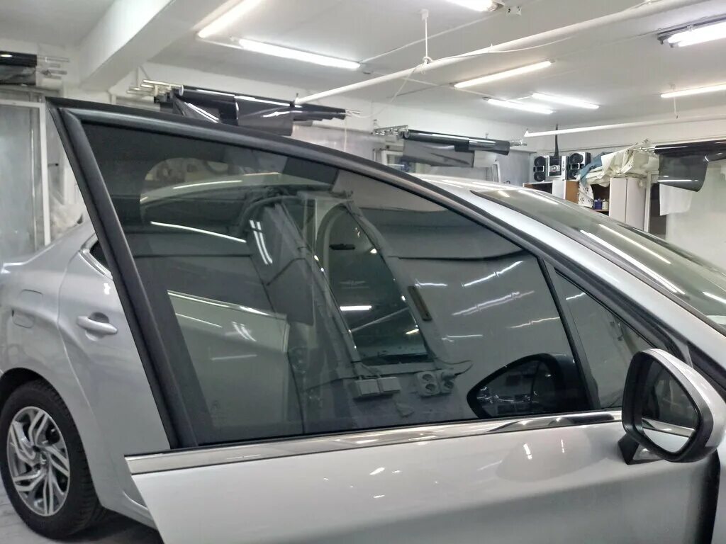Фото салона по тонированию/ машин. Тонировка московский. Тонировка юао. Тонировка московский. Тонировка нового поколения в пензе.