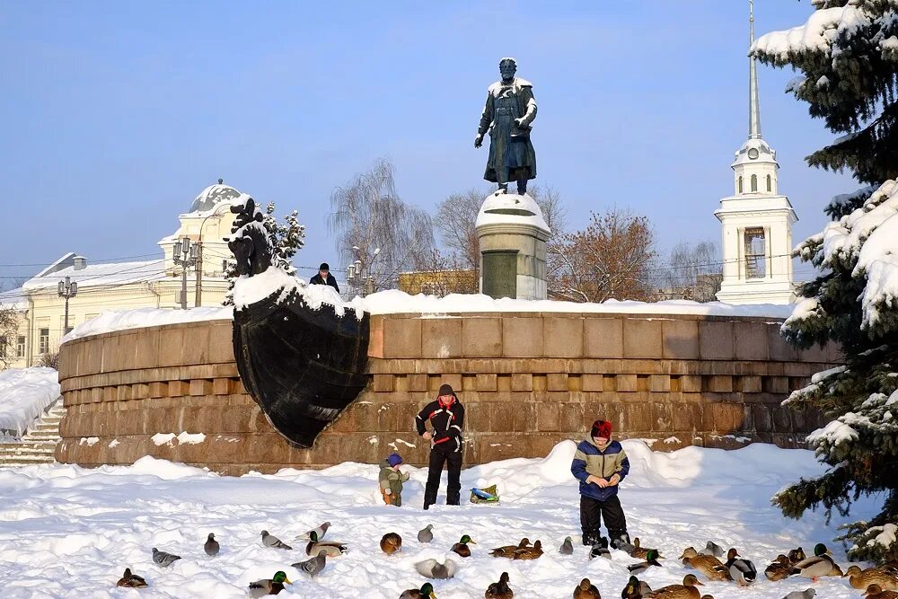Тверь февраль. Городской сад тверь зима. зимняя тверь. тверь центр города зима. тверь зима центр.