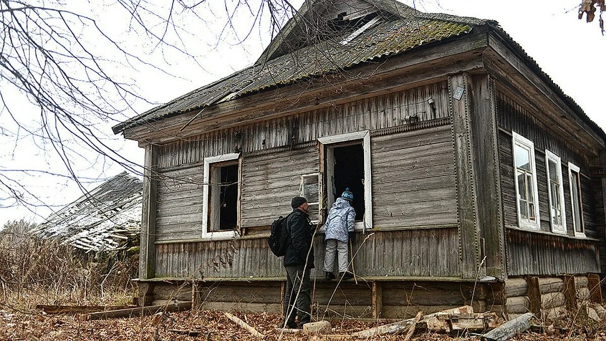 Деревни сегодня. Деревня Халютино Тверская область. Умирающие деревни. Умирающие деревни России. Мертвая деревня.