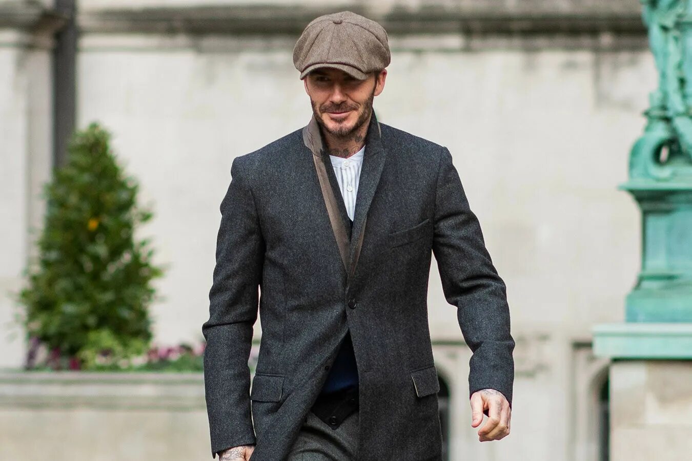 Кепка восьмиклинка острые козырьки. Кепка восьмиклинка аис. Джейсон стэтхэм в пальто и кепке. Кепка восьмиклинка томас шелби. Кепка stetson восьмиклинка herringbone 333.