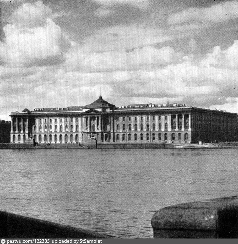 Как называлась открытое в петербурге 1764. Академия художеств в санкт-петербурге 18 век. императорская академия художеств в санкт-петербурге 19 век. академи яхудожств в петербурге 18 век. петербургская академия художеств в 18 веке.