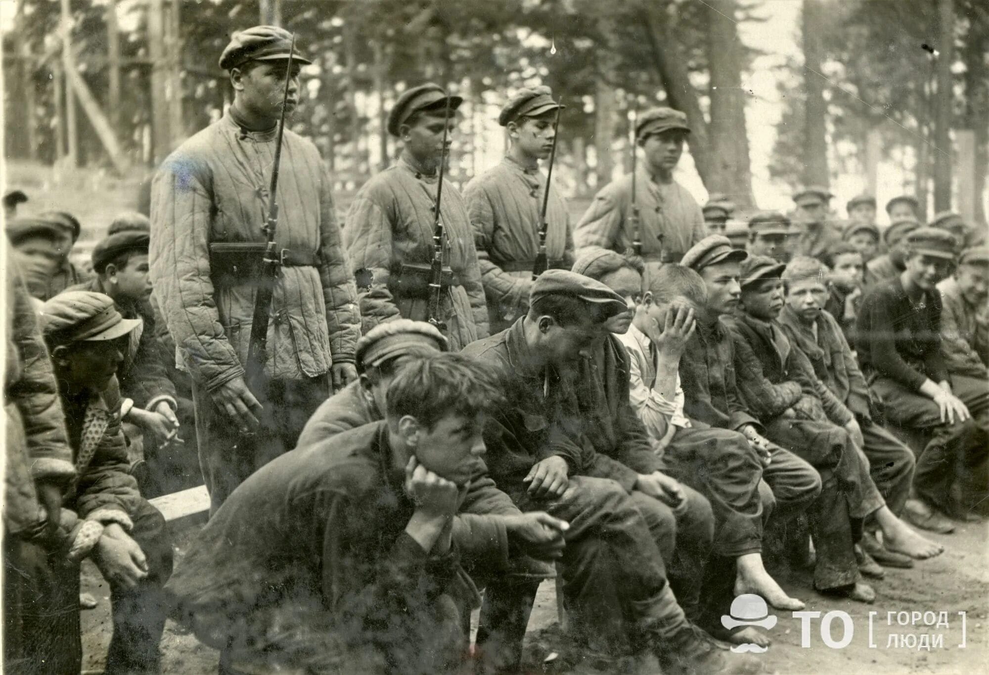 Чекисты Таджикистана. Матерый чекист. Чекист поселок. Чекист целится.