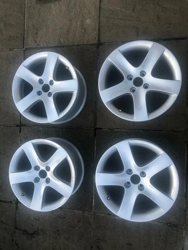 Литые диски citroen на peugeot. Литые диски ситроен р16. Диски пежо ситроен. Диски пежо 206 r14. Диск пежо 72560.