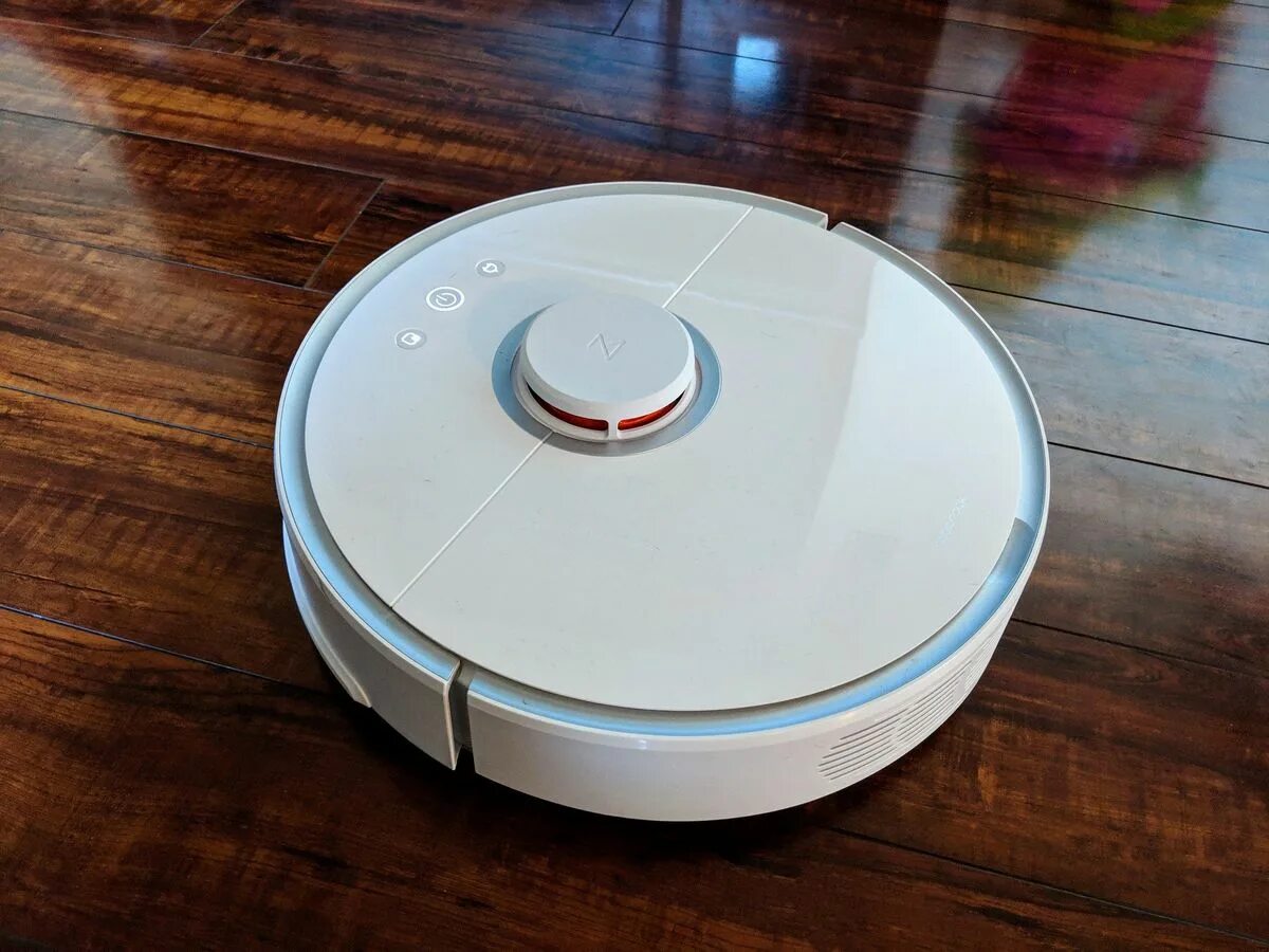 Roborock видео. Робот пылесос роборок. roborock s5. xiaomi vacuum s5. робот пылесос роборок s8.