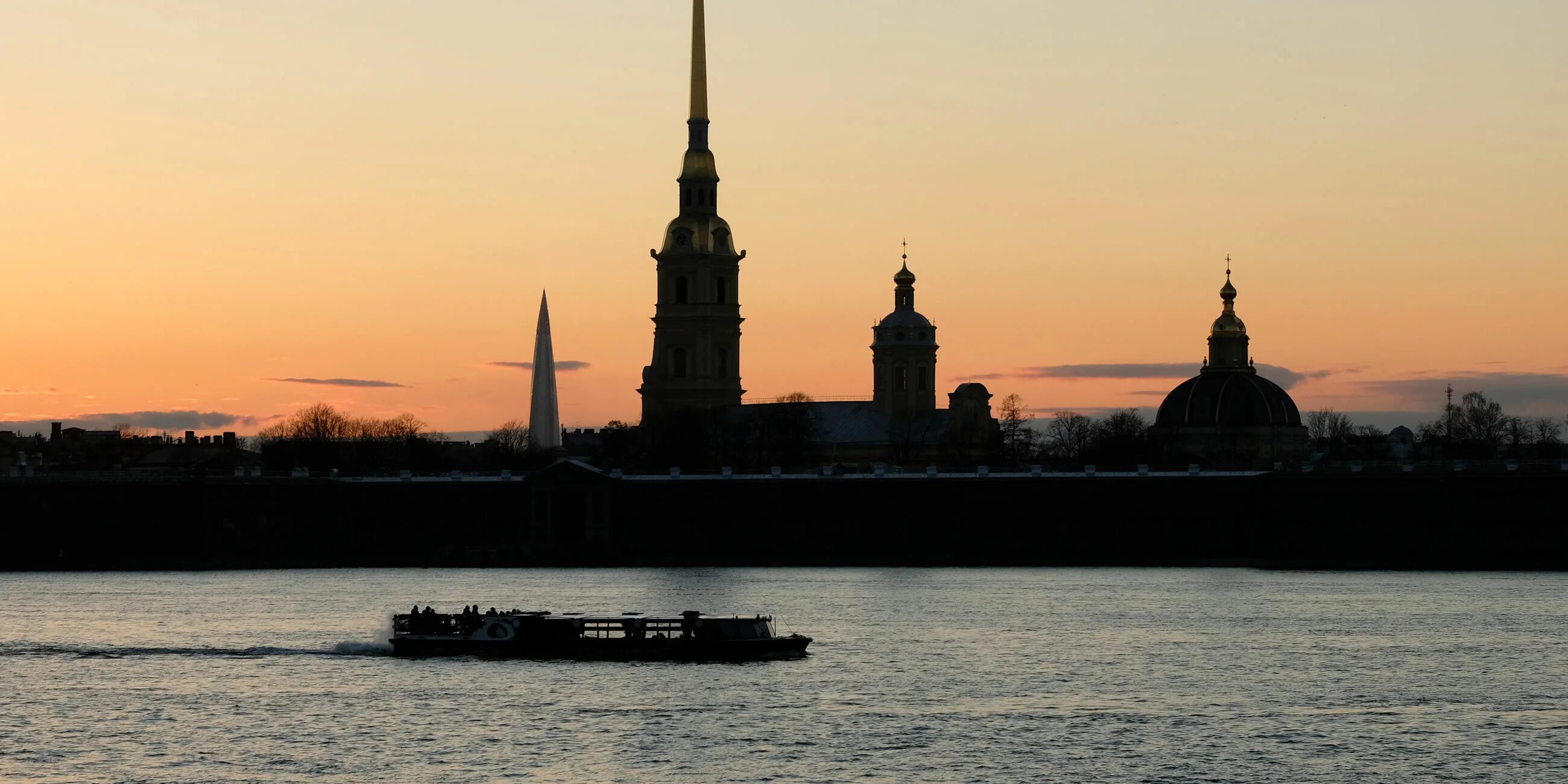 Белые ночи это природное явление. Белые ночи в санкт-петербурге 2025. силуэт петропавловской крепости. силуэт питера петропавловске крепость. белые ночи в питере 2025.