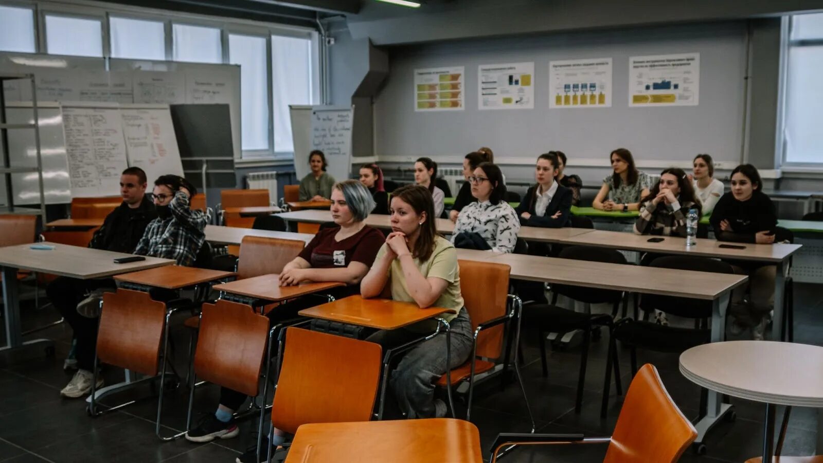 Преподаватель в университете. Фгос ооо 2022. Федеральный государственный образовательный стандарт 2022. Изменения фгос. Изменения в образовании 2022 год.