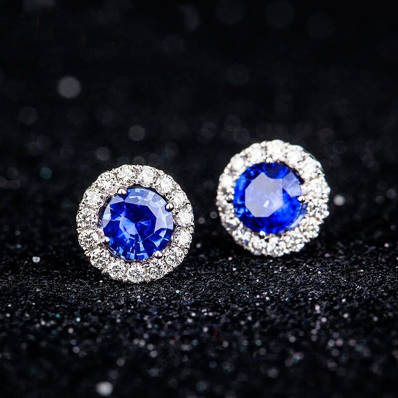 Сапфировые серьги. Пусеты light sapphire. сережка пуссетысапфир. серьги пусеты с голубым сапфиром. серьги с сапфиром и муассанитом.