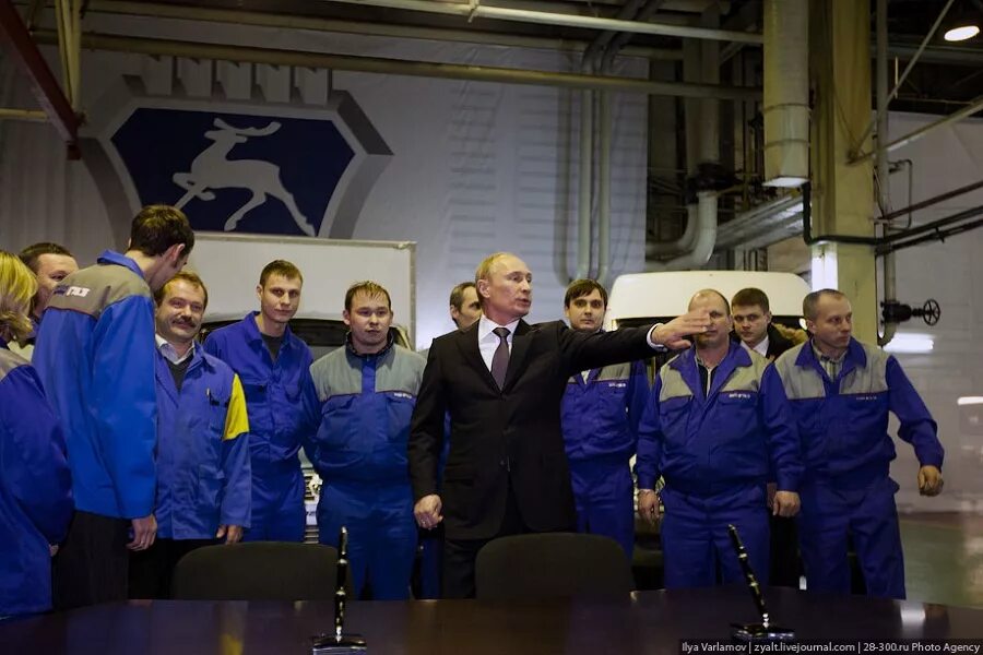 работники группы газ. машиностроительный завод нижний новгород газ. моисеев александр группа газ. газ моторный завод ярославль. автомобильный завод газ нижний новгород.