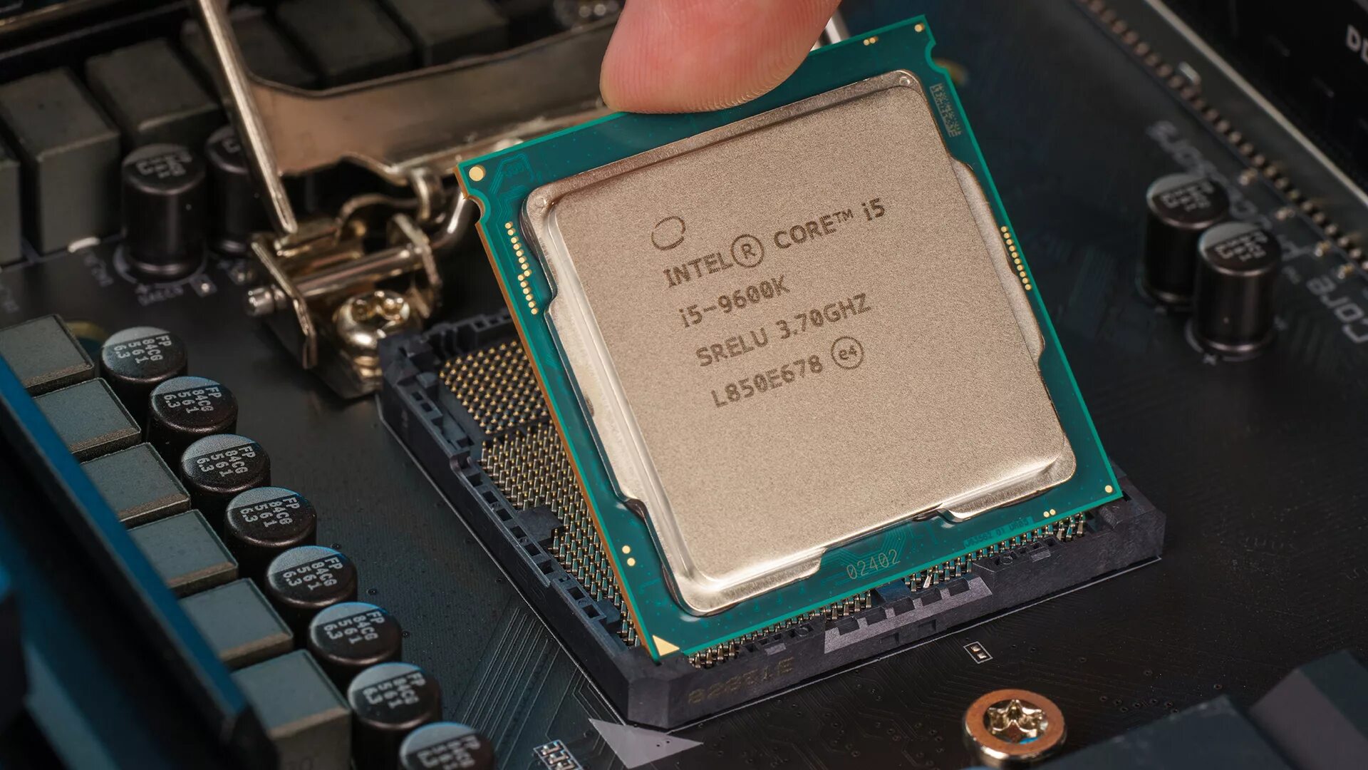 I5 13 поколения. Intel 13 поколение сокет. Самый дорогой процессор. Процессор 5 600g. Процессор Интел на материнке.