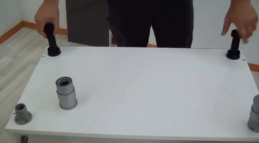 Установка do2. На тумбу прикрутить ножки высокие. Ножки для кухонного гарнитура разметка. Крепление ножек к кухонным шкафам. Как привернуть ножки к обогревателю.