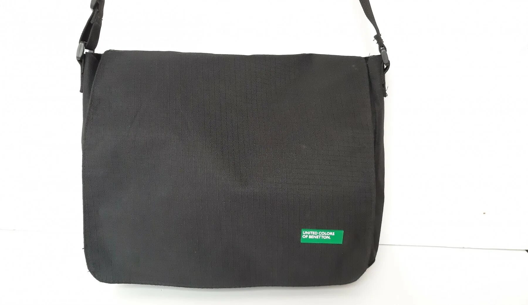 Сумка colors of benetton united на пояс мужская. Сумка benetton. Сумка benetton зеленая. Сумка benetton csc case fashion для системной камеры green. Сумка benetton.