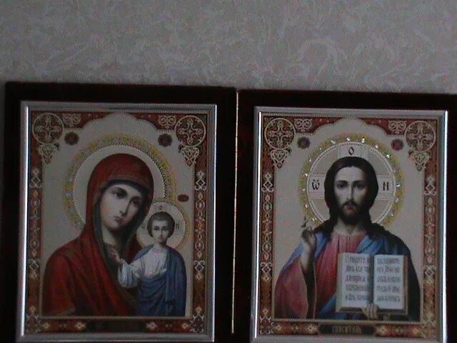 Иконы казанской божьей матери и спасителя. Какой иконой благословляют сына. Икона для благословения сына. Молитва на благословение детей перед свадьбой. Иконы для благословения.