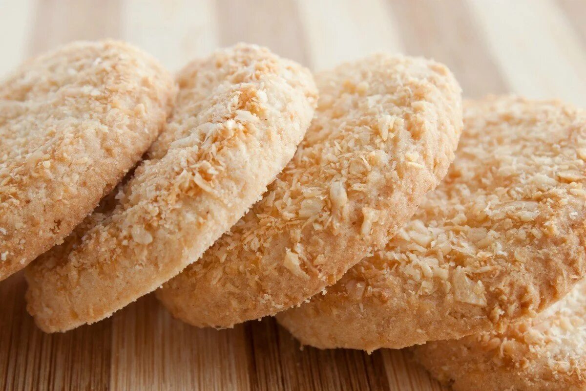 Печенье из овса. Печенье из овсяной муки. Овсяное со сгущенкой. Овсяные печенья утренние. Овсяное со сгущенкой.