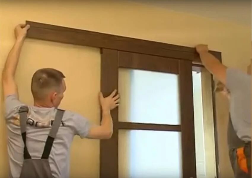 Установка дверей раздвижные видео. Монтаж раздвижных дверей. монтаж раздвижных межкомнатных дверей. монтаж двери купе межкомнатные. монтаж откатной межкомнатной двери.