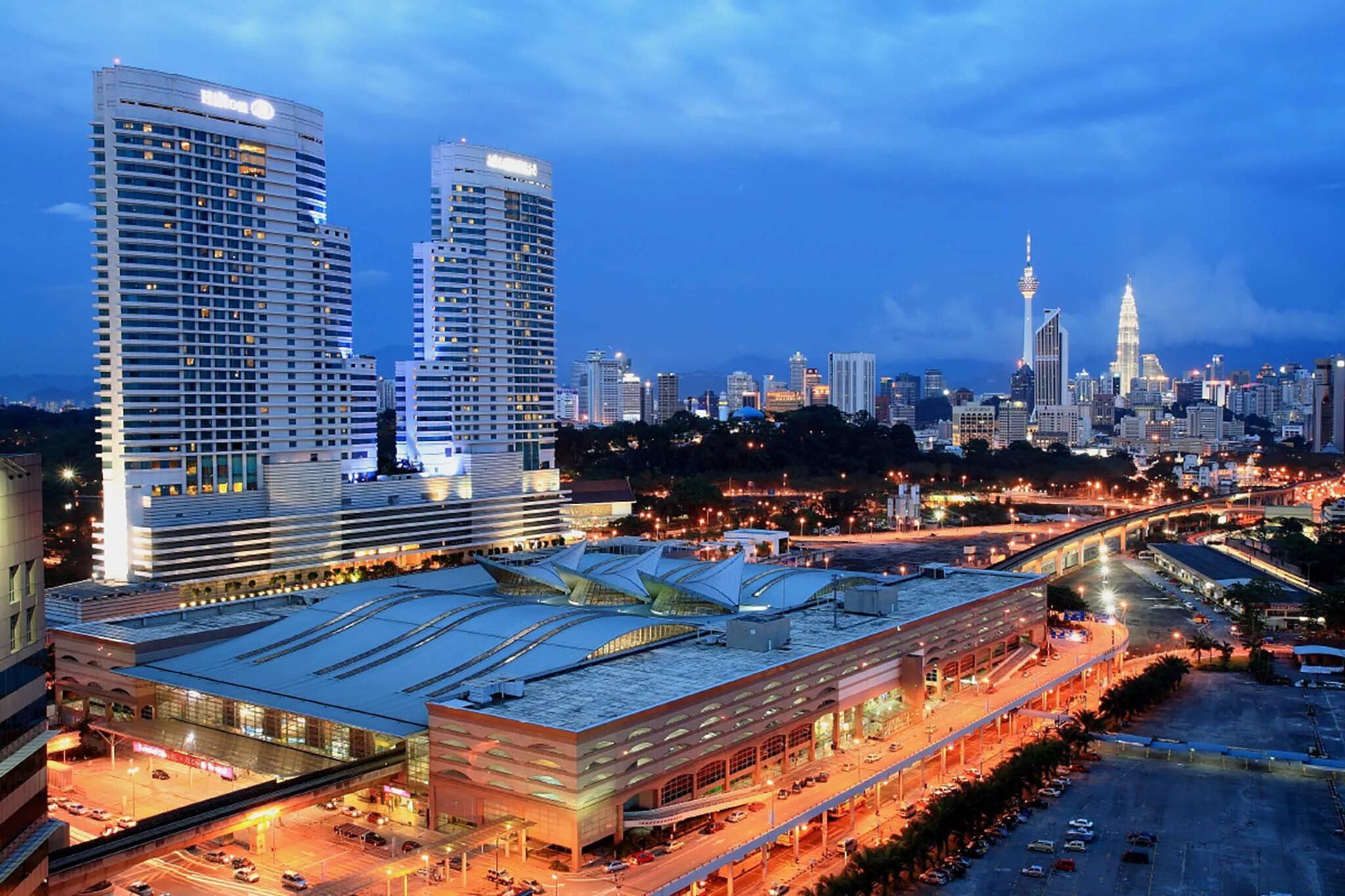 Сколько сейчас в малайзии. Малайзия столица Куала-Лумпур. Kuala Lumpur, Федеральная территория Куала-Лумпур, Малайзия. Куа Лумпур город.