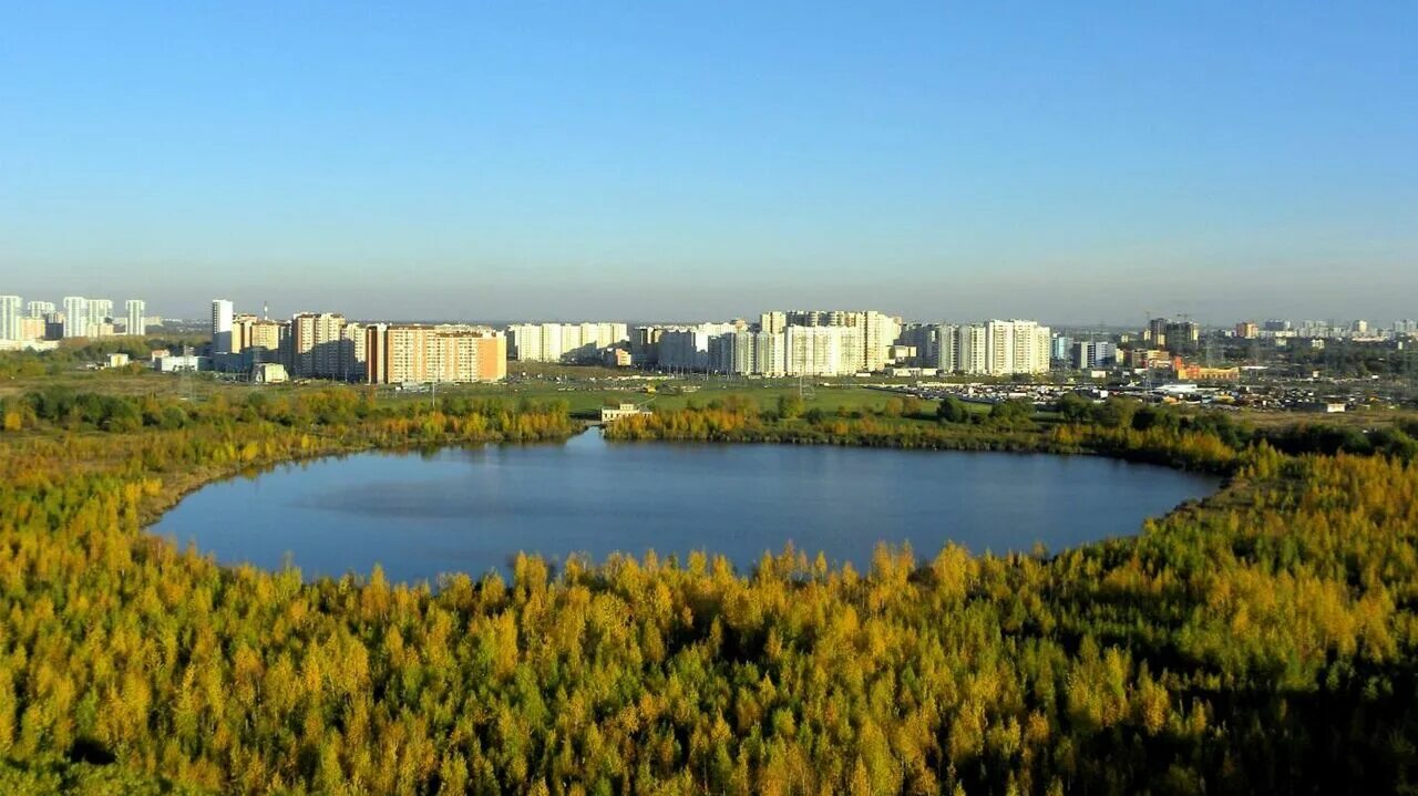 Святое озеро москва косино. Какие озера находятся в москве. Святое озеро косино ухтомский. Озеро для презентации. Святое озеро новокосино.