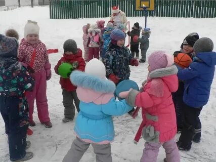 Игра зимой на улице в детском саду