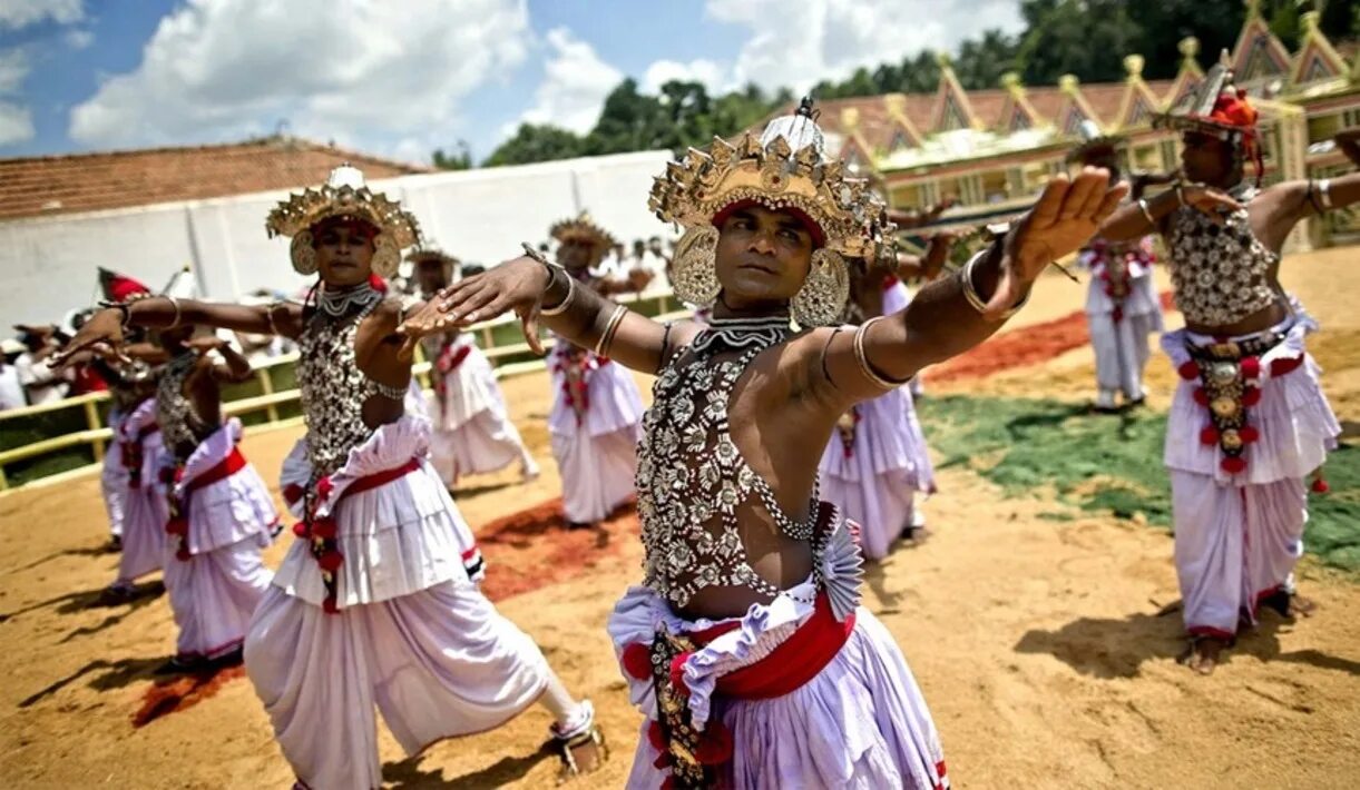 Шри ланка народ. Шри Ланка население. Сингалы Шри Ланка. Шри Ланка культура. Шри Ланка культура и традиции.