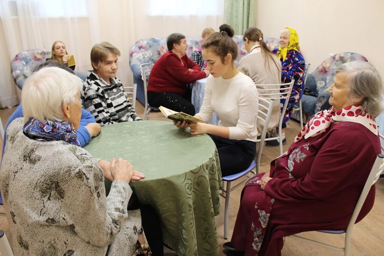 дом-интернат для престарелых. дома престарелых в вологодской области. украшение стены в доме престарелых. мосейковский психоневрологический интернат вологда. дом престарелых вологда.