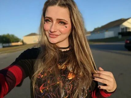 Katerino (Twitch Star) Wiki, Bio, Age, Height, Weight, Measurements.