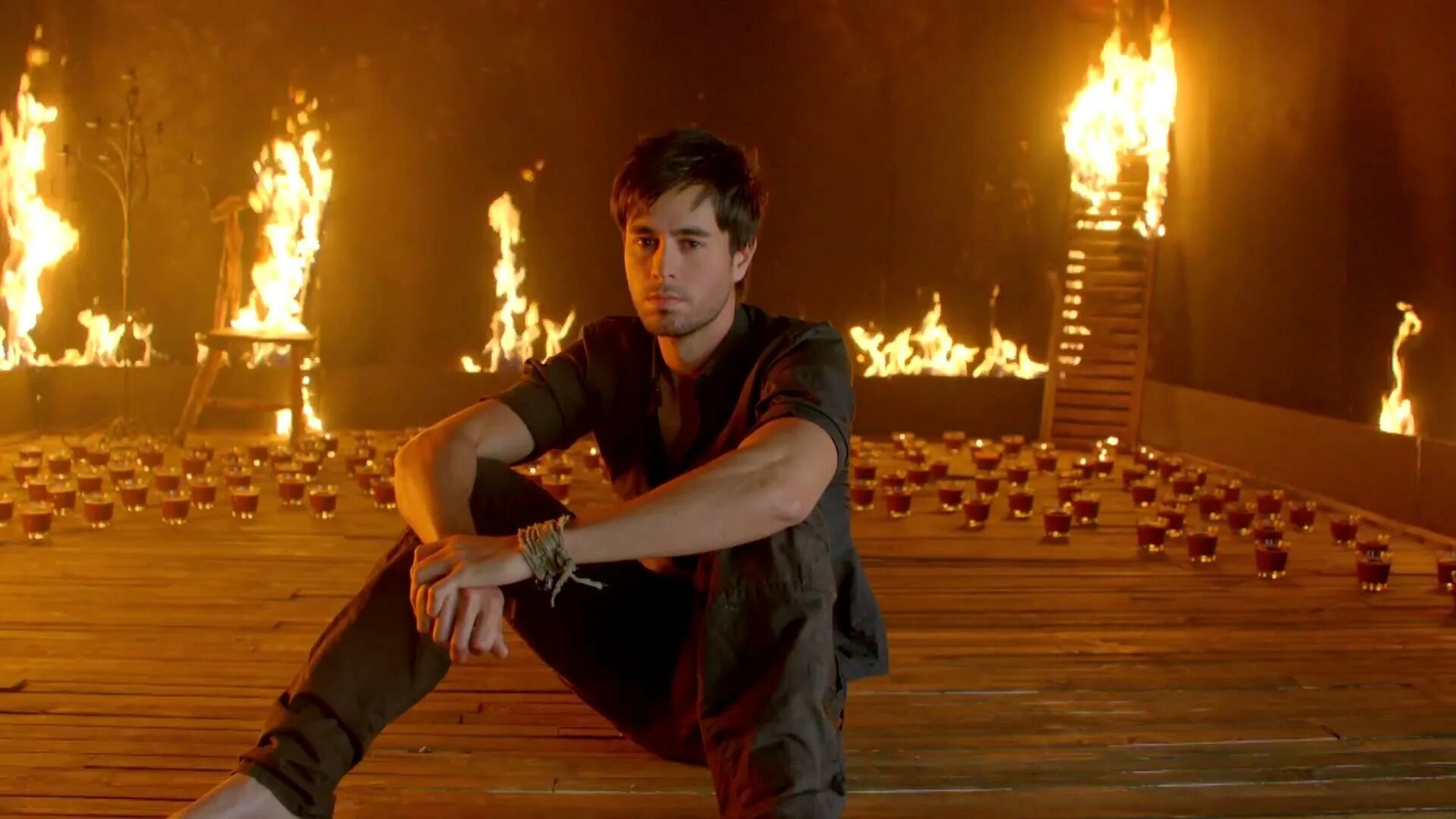 Tired of sorry enrique iglesias. Iglesias enrique &quot;escape&quot;. tired of being sorry энрике иглесиас. энрике иглесиас гифки. энрике иглесиас ring my bells.