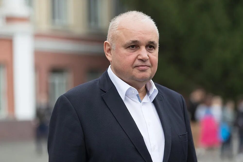 Губернатор кузбасса цивилев. Глава кузбасса цивилев. Губернатор кузбасса цивилев. Цивилев губернатор кемеровской википедия. Портрет цивилева губернатора кемеровской.