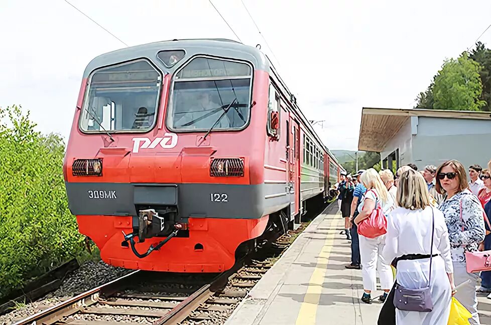 Электропоезд дивногорск красноярск. Электричка дивногорск. электричка красноярск. электропоезда красноярска фото. поезд до дивногорска.
