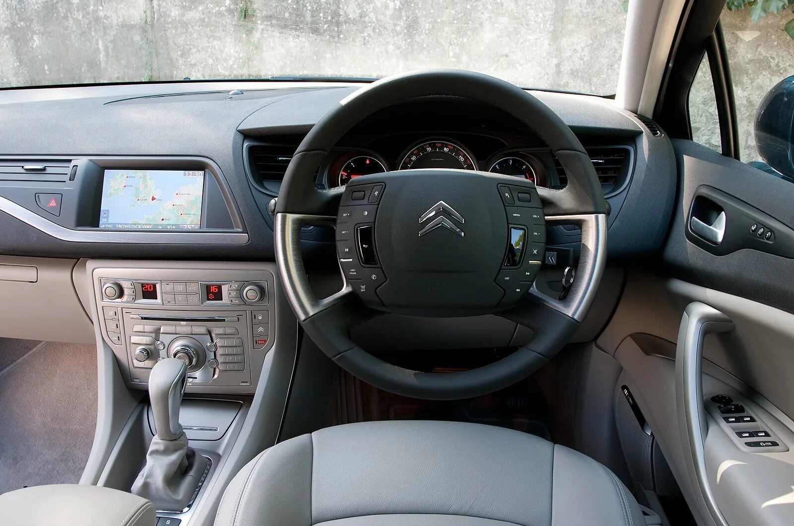 Citroen c5 Interior. Ситроен с5 2008 салон. Ситроен с5 салон. Ситроен с5 универсал салон