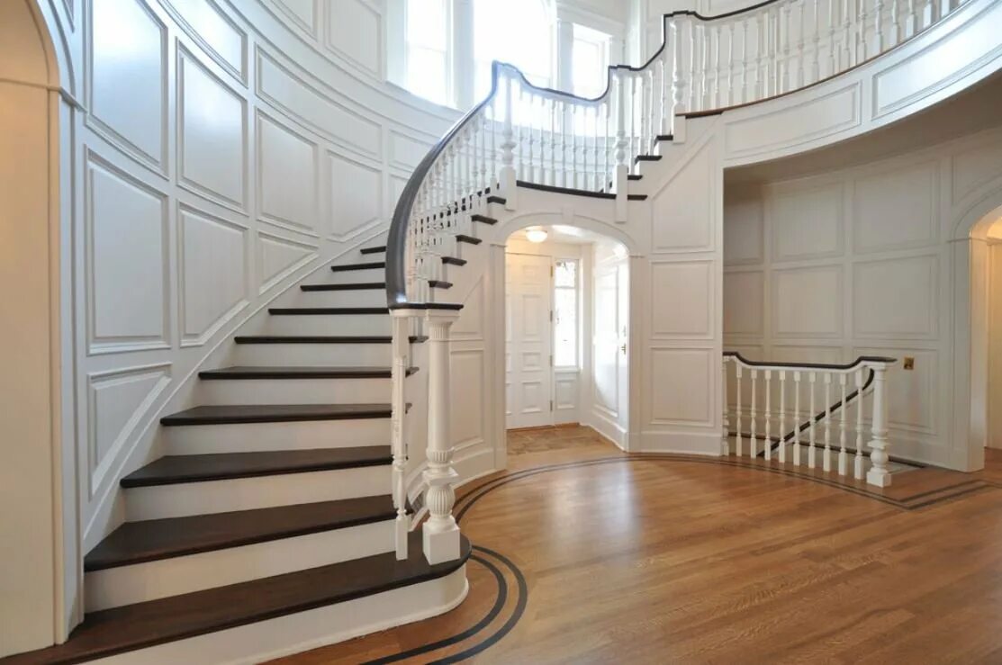 Лестница полукругом. Лестница в доме. Красивые лестницы. Красивые лестницы в доме. Современные лестницы.