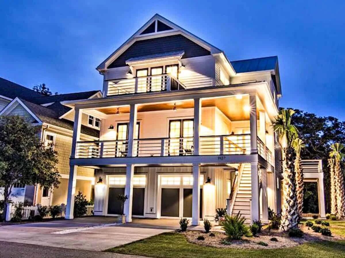 Особняк в сша coolhouses. Дом зачарованных в сан-франциско. Дом тейлор свифт лос анджелес. Дом тейлор свифт в род айленде. Особняк фифти сента.