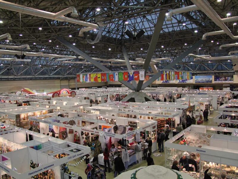 Ярмарка москва. Зимняя ладья 2022. Цвк экспоцентр. Выставка в экспоцентре. Ладья экспоцентр 2023.