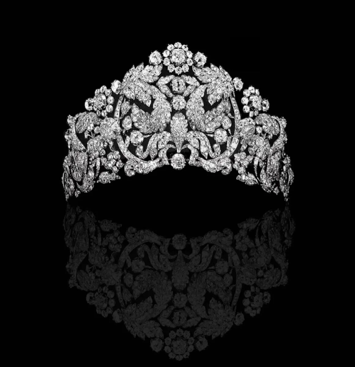 Диадема ампир. Диадемы картье. Драгоценности картье тиары. Aquamarine tiara cartier. Бриллиантовая тиара картье.