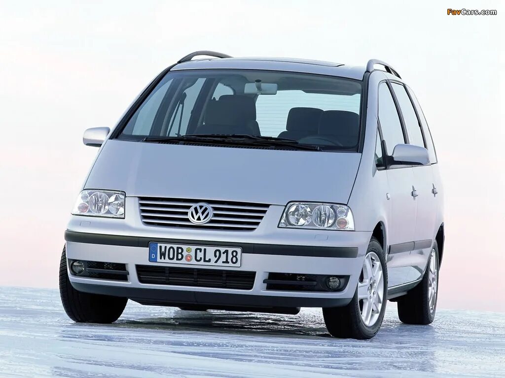 Volkswagen sharan 1.9. Фольксваген Шаран 2004. Фольксваген Шаран 2 поколение. Фольксваген Шаран 2003. Фольксваген Sharan 2004.