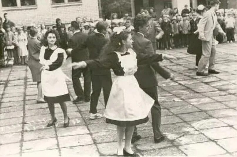 Выпускной 1941 года. Довоенный выпускной. Танцы в Советской школе. Выпускной 41 года.