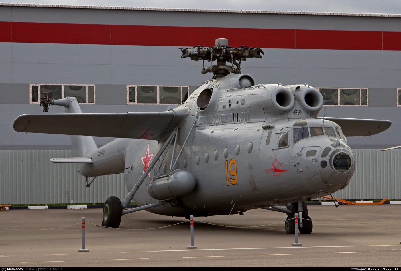 Ми 6 сколько. Ми-6 вертолёт. Ми-6 вертолёт вертолёты России. Пассажирский вертолет ми 6п. Миль ми-6а fs2004.