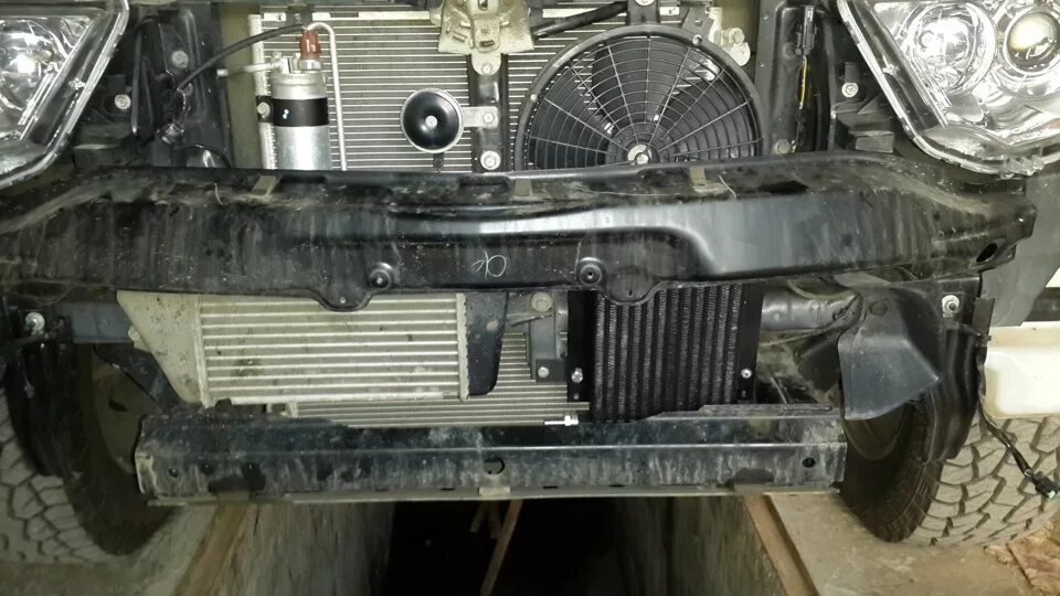 Радиатор акпп паджеро 4 3. 5 дизель. Радиатор акпп митсубиси паджеро спорт 2. Радиатор акпп паджеро 2. Mitsubishi pajero sport 2 радиатор акпп.
