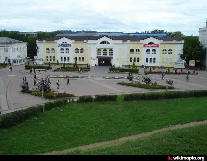 Г дмитров ооо. Торговый центр Дмитровский Пассаж. ТЦ Дмитровский Пассаж г Дмитров. Г Дмитров Советская площадь д 1. Торговая площадь Дмитров.