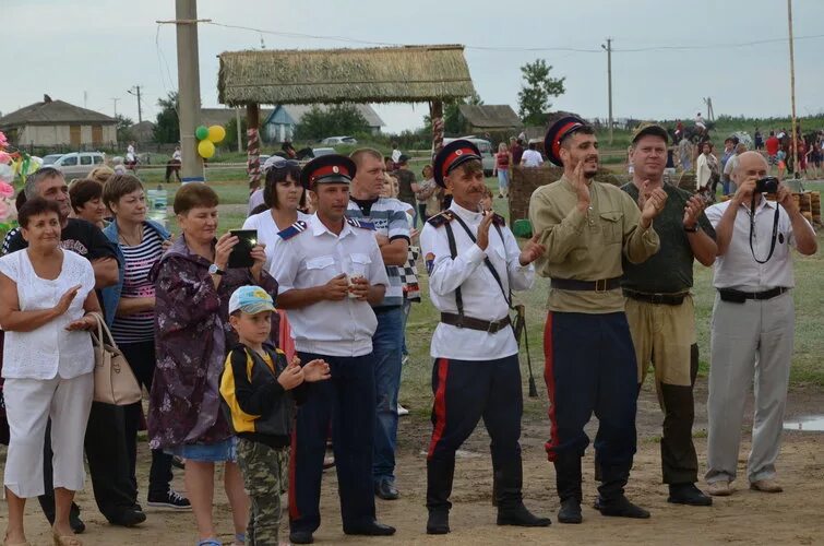 Погода в отрадном волгоградской области михайловский район. Раздоры Волгоградская область Михайловский район. Храм Рождества Христова раздоры Михайловский район. Хутор раздоры Михайловского района. Хутор раздоры Волгоградской области.