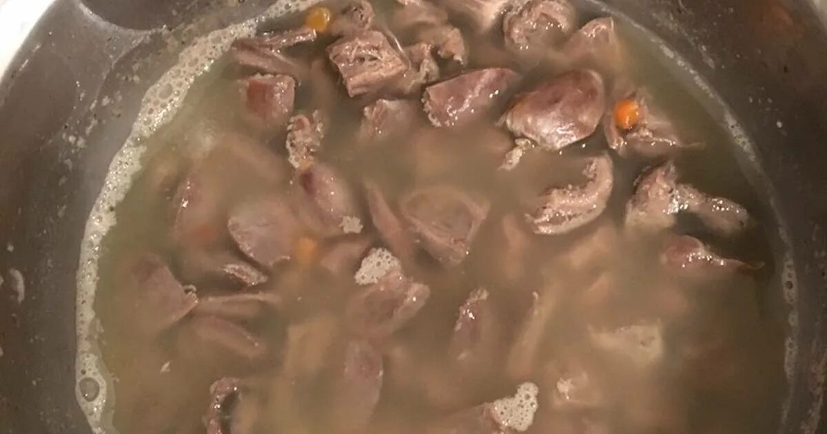 Как быстро сварить сердце. Вареные куриные сердечки. варка куриных сердечек. вареные сердечки. куриное сердце отварное.
