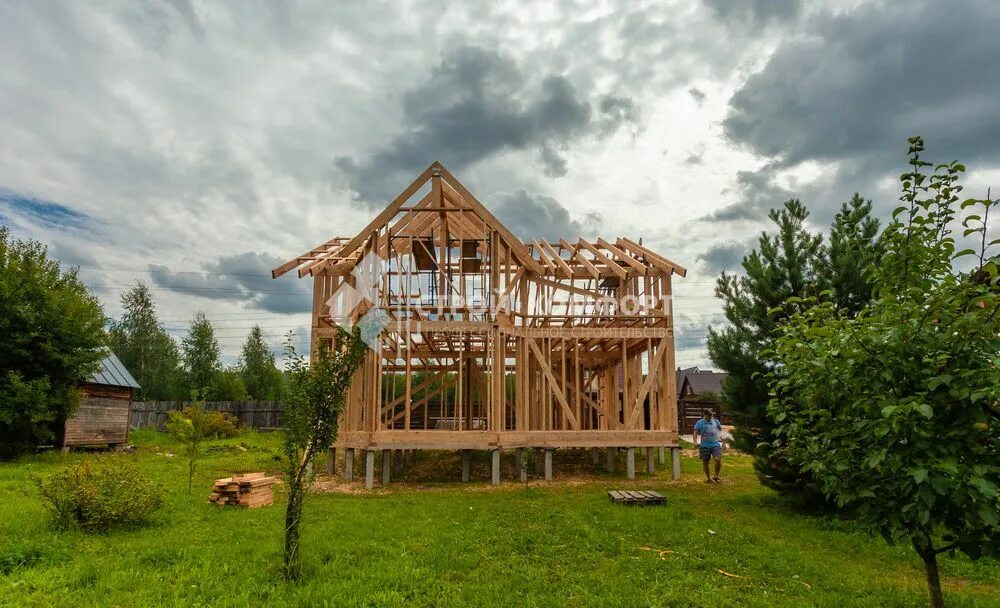 Дом из бруса. Деревянное домостроение. Каркасные постройки. Финский загородный дом. Каркасный дачный дом.