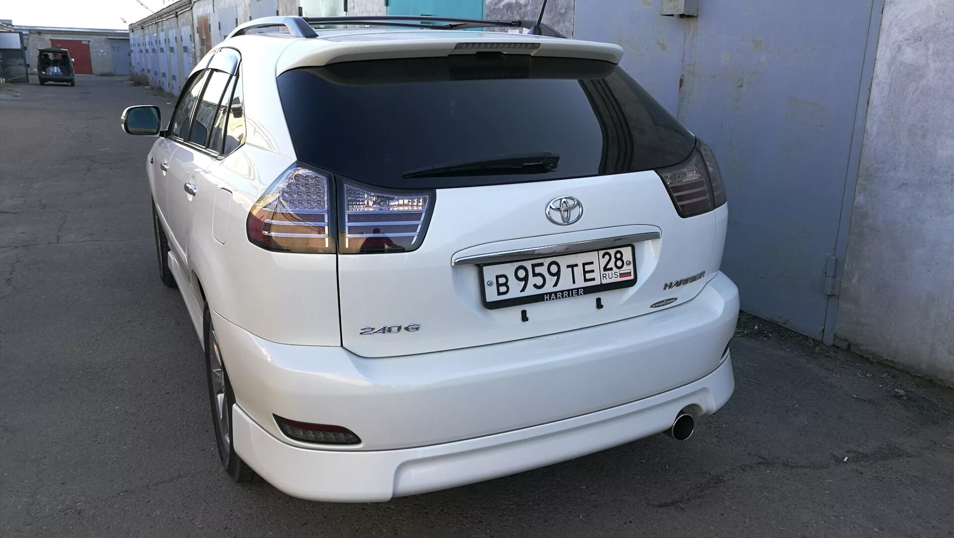 Тойота харриер приморский край. Toyota Harrier 30. Выхлоп Toyota Harrier 30. Фары Toyota Harrier 2005 год. Спойлер на Toyota Harrier 2003.