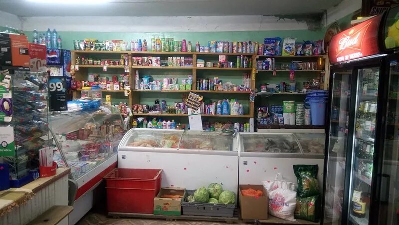 Сельский продуктовый магазин. Сельский магазин внутри. маленький магазин продуктов сельский. сельский магазин изнутри.