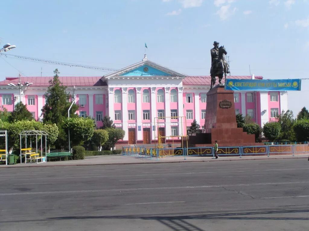 Сейчас тараз. Тараз город в Казахстане. Джамбул город в Казахстане. Площадь Джамбула Тараз. Тараз Казахстан центр города.